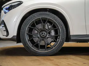 Mercedes-Benz GLC 300 4Matic AMG Line 9G-Tronic *21" Felgen*Panorama*AHK*