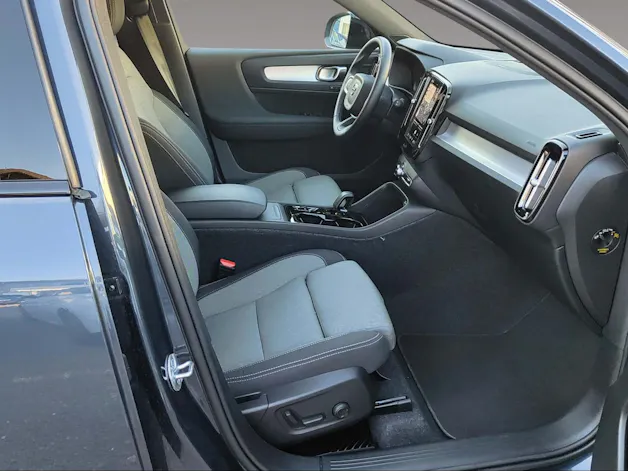 Volvo XC40 2.0 B4 MH Plus Dark