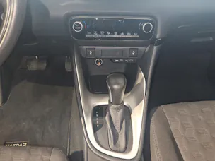 Mazda 2 Hybrid Centre-line