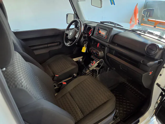 Suzuki Jimny Country 1.5 Compact+