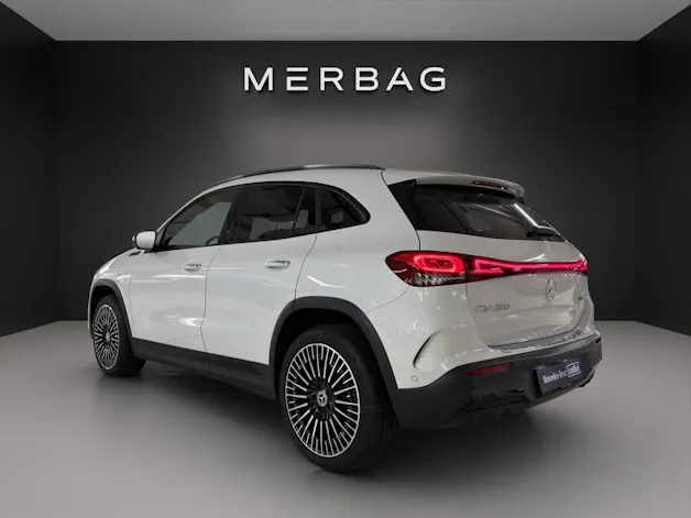 Mercedes-Benz EQA 300 AMG Line 4Matic