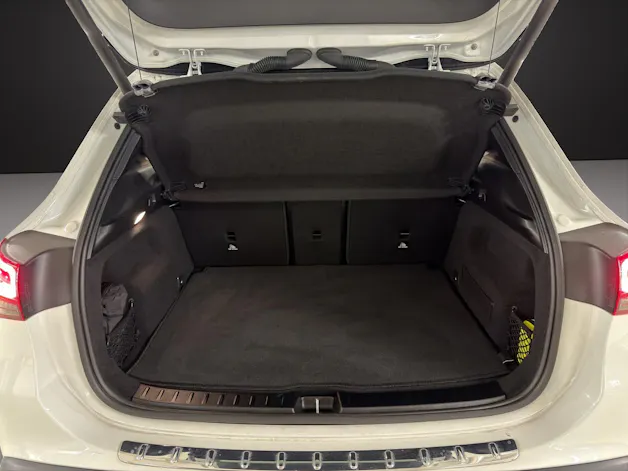Mercedes-Benz EQA 300 AMG Line 4Matic