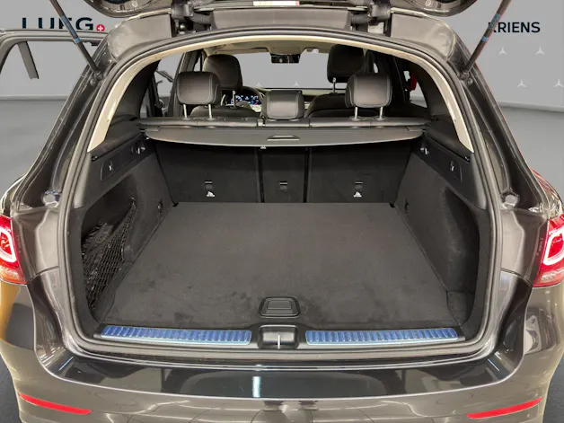 Mercedes-Benz GLC 220 d 4M - AMG / DISTRONIC / 360 Grad Kamera / Head-Up Display
