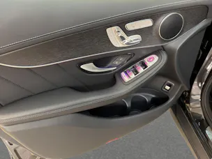 Mercedes-Benz GLC 220 d 4M - AMG / DISTRONIC / 360 Grad Kamera / Head-Up Display