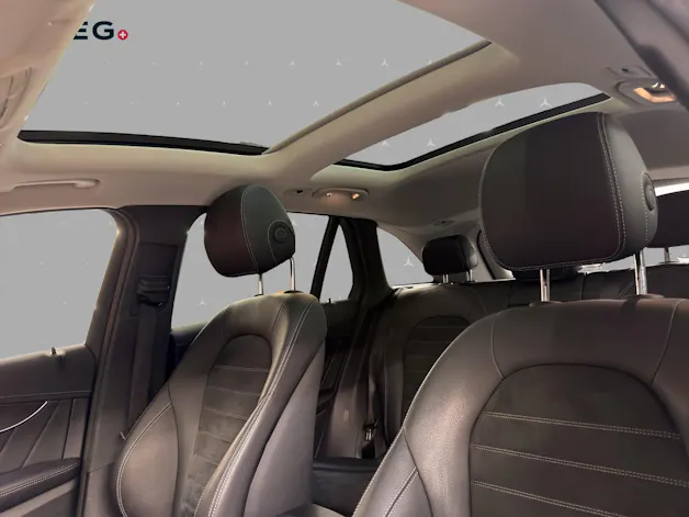 Mercedes-Benz GLC 220 d 4M - AMG / DISTRONIC / 360 Grad Kamera / Head-Up Display