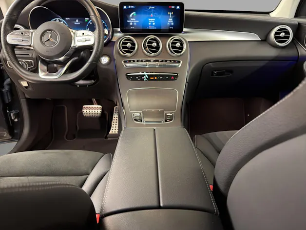 Mercedes-Benz GLC 220 d 4M - AMG / DISTRONIC / 360 Grad Kamera / Head-Up Display