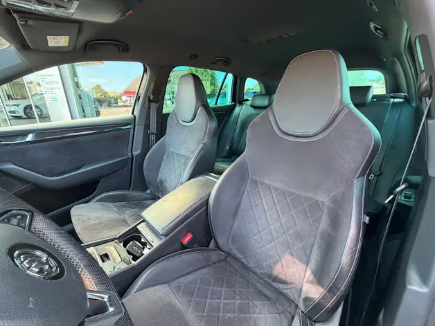 Škoda Superb Combi 2.0 TDi SportLine+ 4x4 DSG