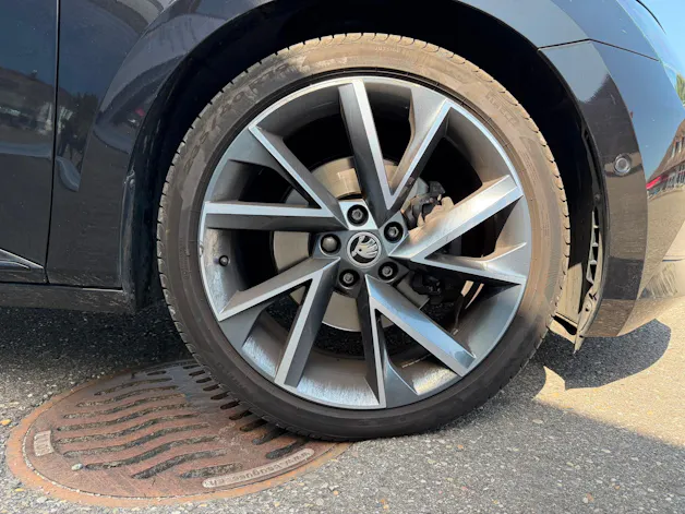 Škoda Superb Combi 2.0 TDi SportLine+ 4x4 DSG