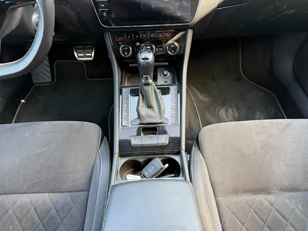 Škoda Superb Combi 2.0 TDi SportLine+ 4x4 DSG