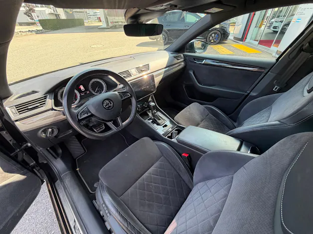 Škoda Superb Combi 2.0 TDi SportLine+ 4x4 DSG