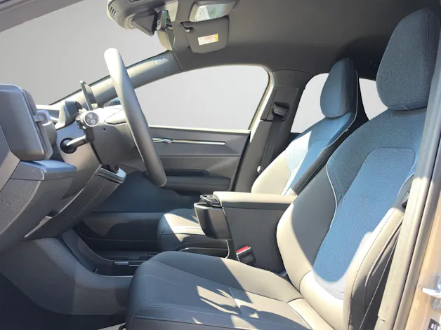 Volvo EX30 Cross Country P8 69 kWh AWD Plus
