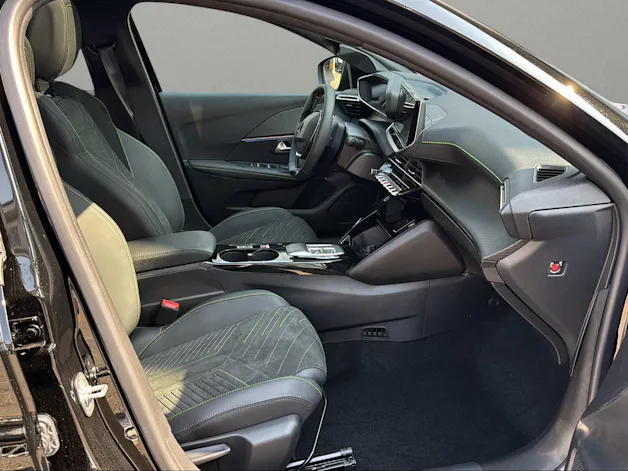 Peugeot 208 1.2 MHEV 145 GT Exclusive