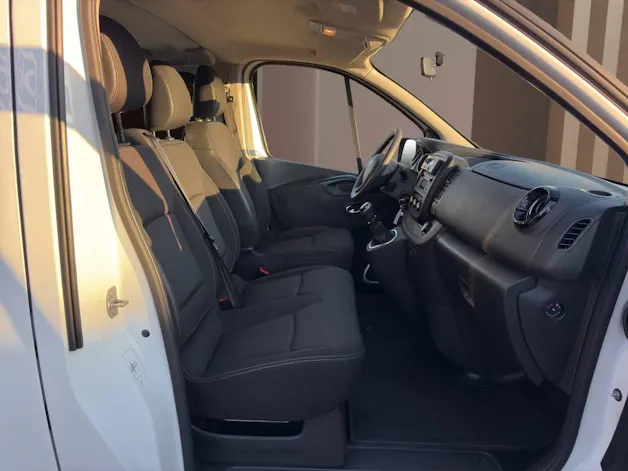 RENAULT Trafic Blue dCi 120 Passenger Life