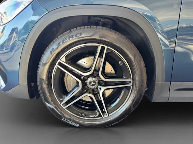 Mercedes-Benz GLA 200 AMG Line