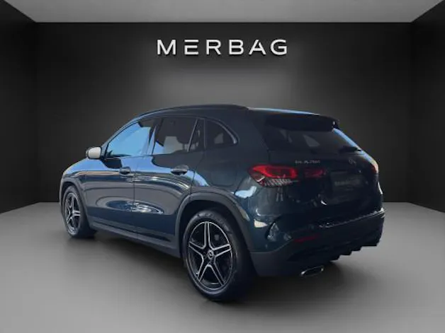 Mercedes-Benz GLA 200 AMG Line