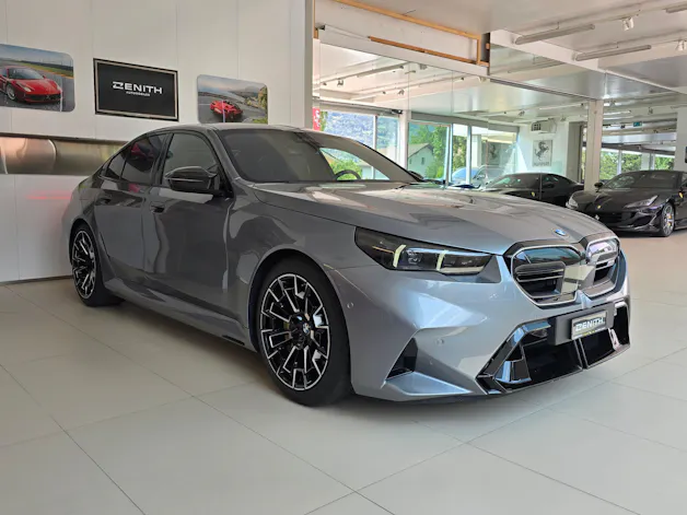 BMW M5 xDrive