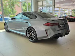 BMW M5 xDrive