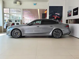 BMW M5 xDrive