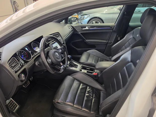 VW Golf Variant 2.0 TSI R 4 Motion DSG