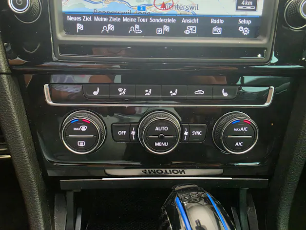 VW Golf Variant 2.0 TSI R 4 Motion DSG