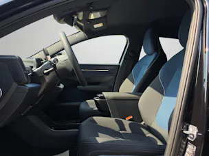 Volvo EX30 Cross Country P8 69 kWh AWD Plus