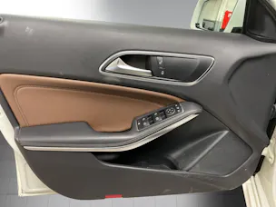 MERCEDES-BENZ A 220 4Matic 7G-DCT