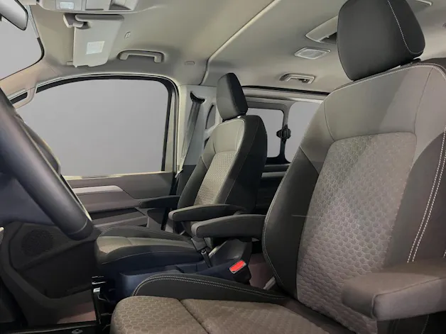 VW Caravelle 2.5TSI eHYBRID 16,5 kWh Life Aut.8