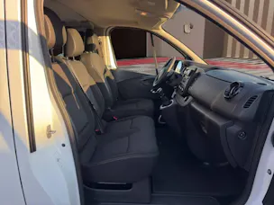 RENAULT Trafic Blue dCi 120 Passenger Life
