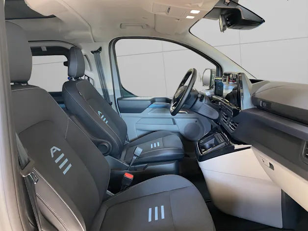 Ford Tourneo Bus 320 Active L2/H1 4x4 Automat Panoramadach
