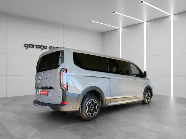 Ford Tourneo Bus 320 Active L2/H1 4x4 Automat Panoramadach