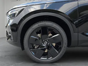 Volvo EC40 82kWh Twin Motor Performance AWD Xcentric Black Edition