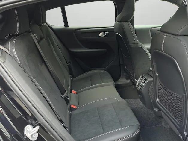 Volvo EC40 82kWh Twin Motor Performance AWD Xcentric Black Edition