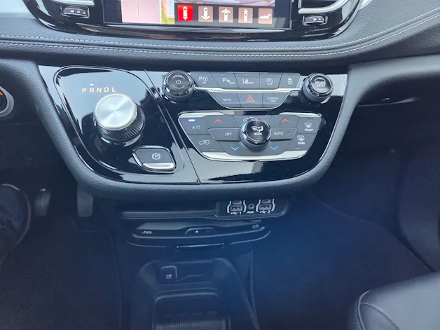 Chrysler Pacifica 3.6 V6 4x4 Limited 290PS / 7-Plätzer
