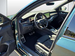 SKODA Octavia Combi 2.0 TSI DSG RS 30 Years Edition