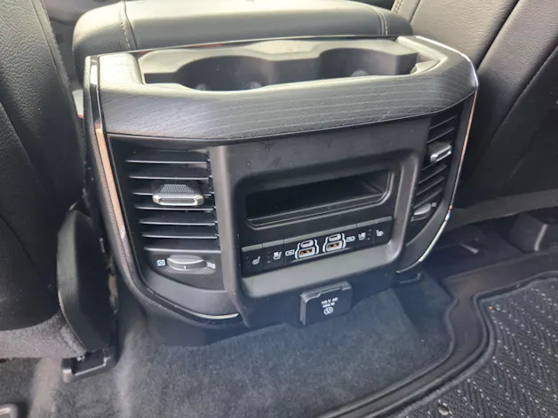 DODGE Ram 1500 5.7 V8 4x4 Limited 396PS / 3.5T AHK