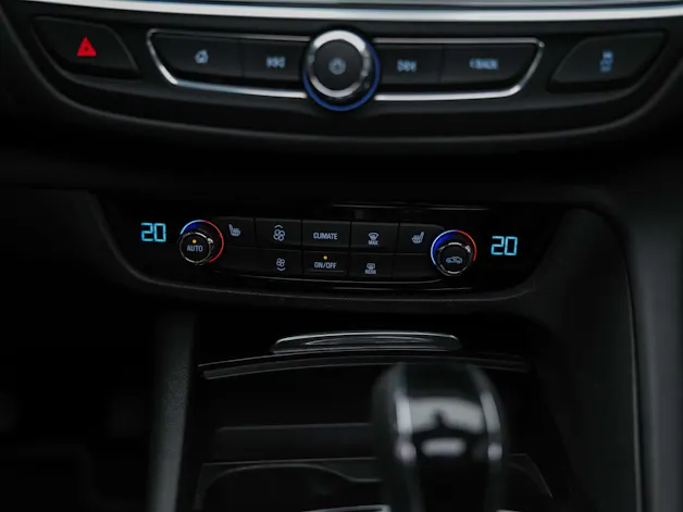 Opel Insignia 2.0 BiDTI Sports Tourer Excellence 4WD A. *Panorama*Matrix-LED*Head_up*Lenkradheizung*