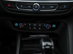 OPEL Insignia 2.0 BiDTI Sports Tourer Excellence 4WD A. *Panorama*Matrix-LED*Head_up*Lenkradheizung*