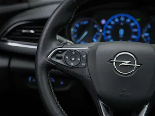 OPEL Insignia 2.0 BiDTI Sports Tourer Excellence 4WD A. *Panorama*Matrix-LED*Head_up*Lenkradheizung*