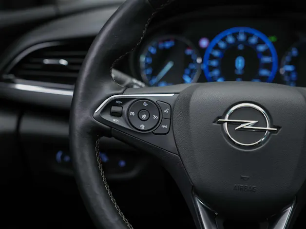Opel Insignia 2.0 BiDTI Sports Tourer Excellence 4WD A. *Panorama*Matrix-LED*Head_up*Lenkradheizung*