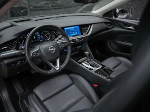 OPEL Insignia 2.0 BiDTI Sports Tourer Excellence 4WD A. *Panorama*Matrix-LED*Head_up*Lenkradheizung*