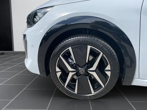 Peugeot 208 NEW 1.2 Hybrid 145 GT