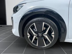 Peugeot 208 NEW 1.2 Hybrid 145 GT