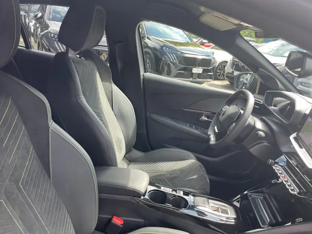 Peugeot 208 NEW 1.2 Hybrid 145 GT