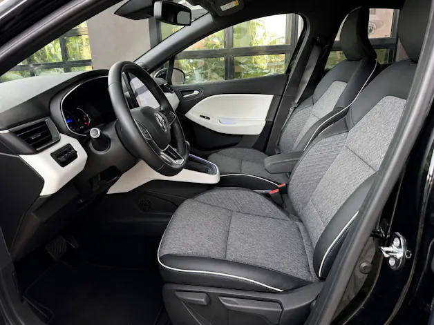 Renault Clio 1.6 E-Tech Intens
