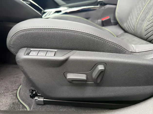 Peugeot 208 NEW 1.2 Hybrid 145 GT