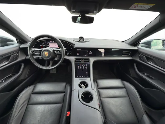 Porsche Taycan Cross Turismo 4