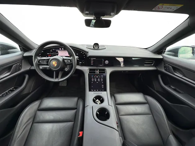 Porsche Taycan Cross Turismo 4
