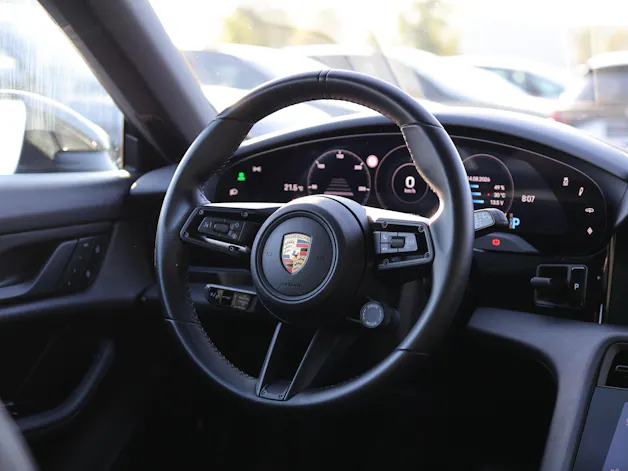 Porsche Taycan Cross Turismo 4