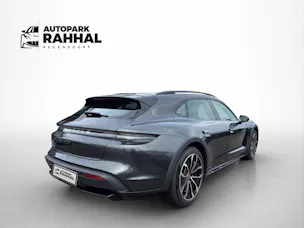 Porsche Taycan Cross Turismo 4