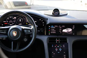 Porsche Taycan Cross Turismo 4